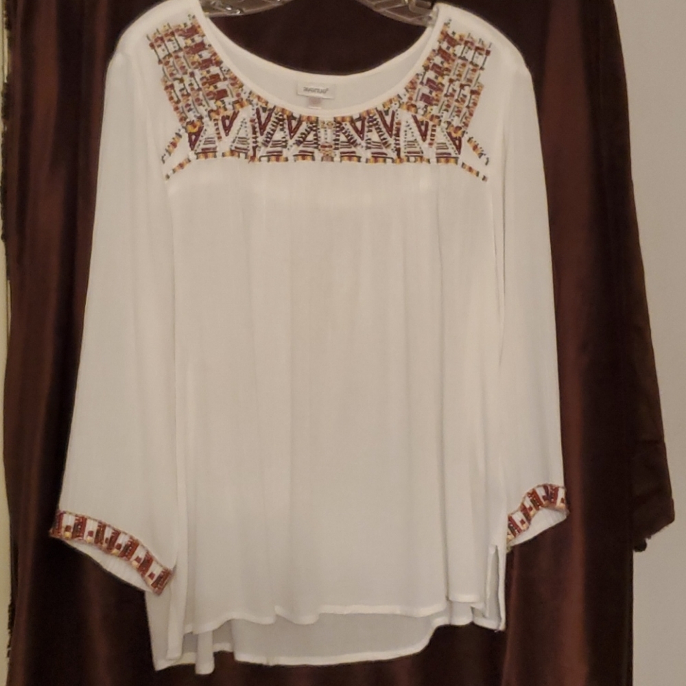 Avenue Size 14/16 White Blouse